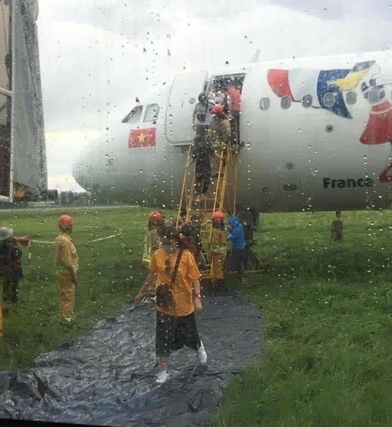 Vietjet giải thích mưa lớn chính là nguyên nhân khiến máy bay bị trượt