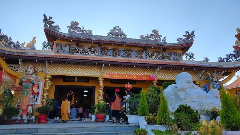 Trải nghiệm du lịch độc đáo ở chùa