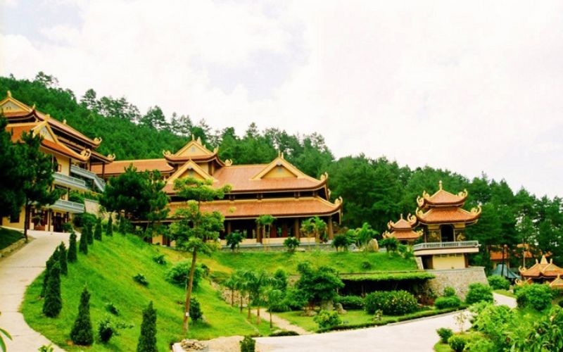 Thiền Viện Trúc Lâm ở Đà Lạt miễn phí vé tham quan