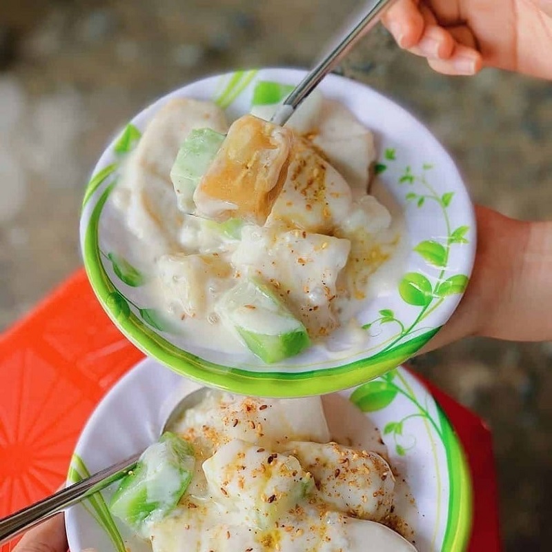 Chè chuối nướng là đồ ăn vặt Đà Nẵng như có nguồn gốc từ miền Tây Nam Bộ.