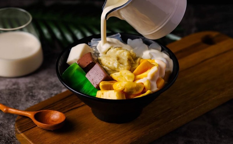 Chè sầu riêng là món đồ ăn vặt Đà Nẵng ngon ngọt hấp dẫn.