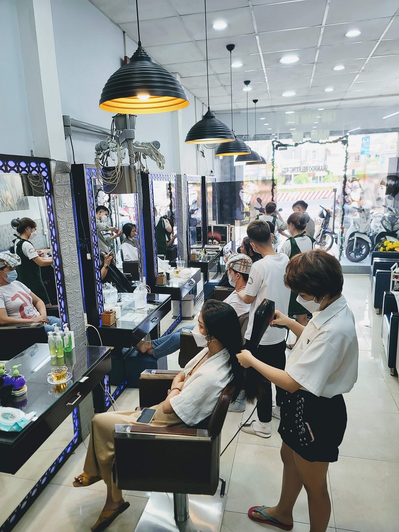 Huonglotus là hair salon Bình Thạnh có đội ngũ nhân viên chuyên nghiệp.