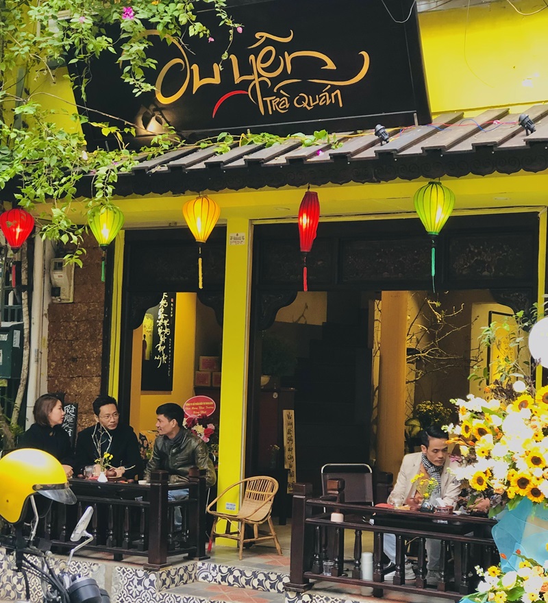 Du Yên trà quán là một quán trà Hà Nội ngon.