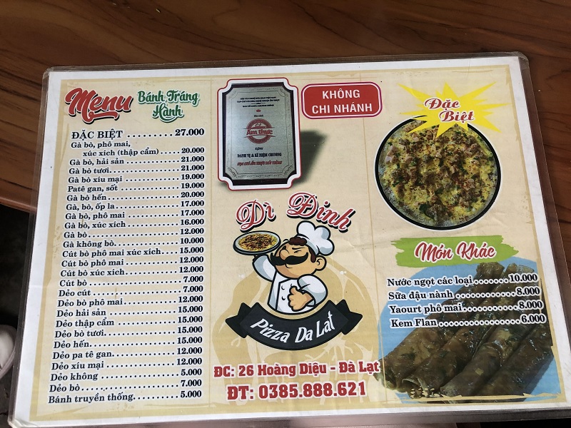 Menu quán bánh tráng nướng Dì Dinh với nhiều loại topping đa dạng.