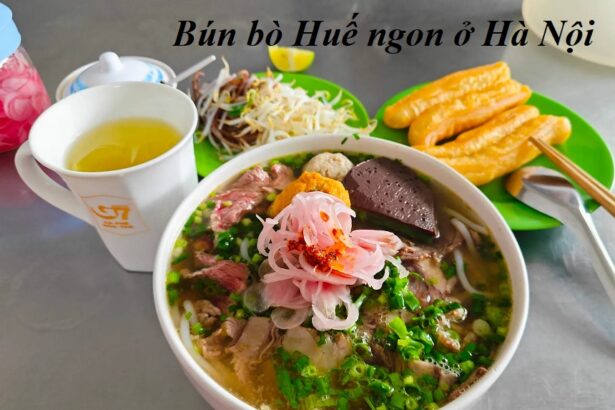 Quán bún bò Huế ngon Hà Nội giá rẻ thích hợp đến ăn sáng.