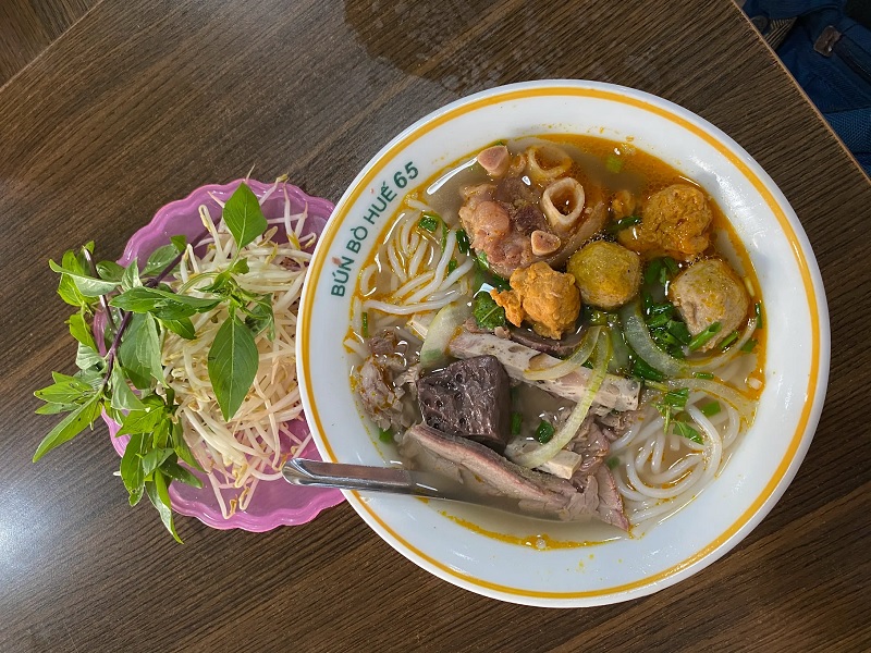 Bún bò Huế 65.