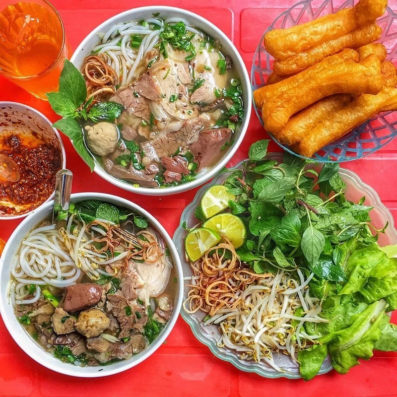 Bún bò Huế Hàng Cá.