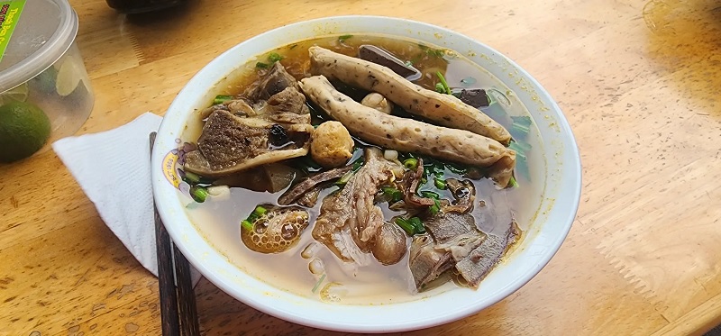 Bún bò Huế O Hiền 2.