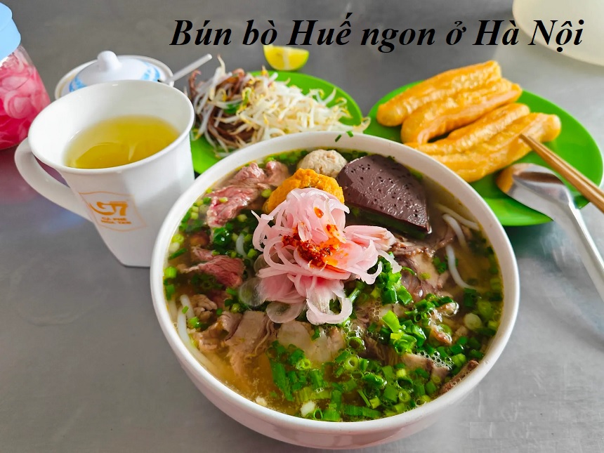 Quán bún bò Huế ngon Hà Nội giá rẻ thích hợp đến ăn sáng.