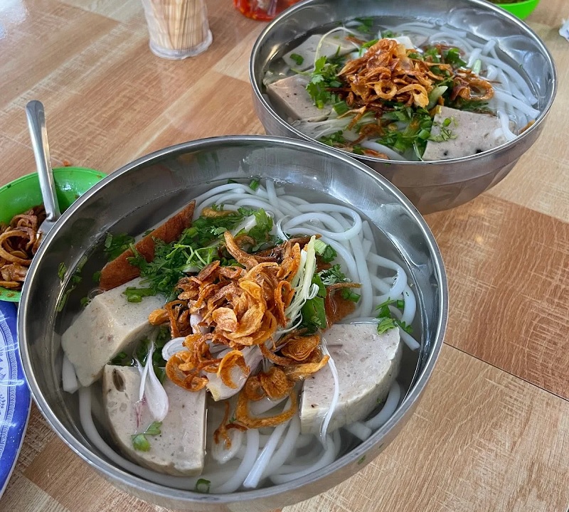 Bánh canh Bé Tư.